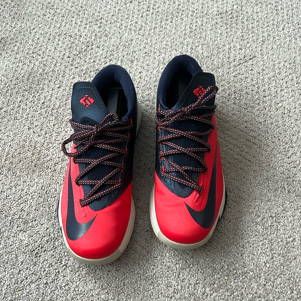 Gently Worn Sz 10 KD 6 “DC” No Box Soles like New worn rarely and inside only!